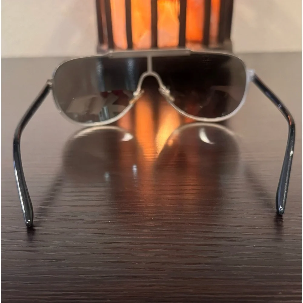 Versace Sunglasses 😎 - Picture 4 of 4